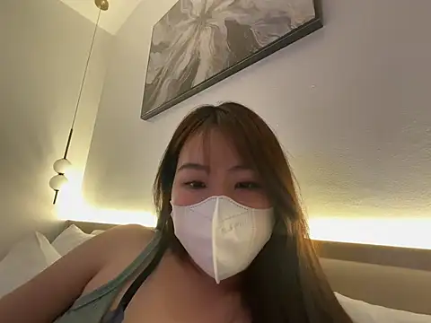 Onee-Chew online show from 06-26-26, 04:44