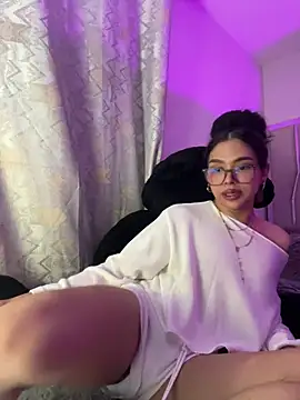 Snapshot of Samantha_Bernardo chatting on 06-21-26, 05:21 Samantha Bernardo online show from 06-21-26, 05:21