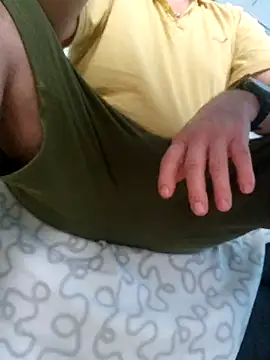 Snapshot of Arkadjusz chatting on 02-20-25, 02:13 Arkadjusz online show from 02-20-25, 02:13