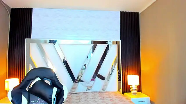 Linda4Petite online show from 10-22-25, 06:18