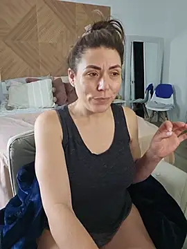 Ellie-L-Elizabeth online show from 05-27-26, 03:31