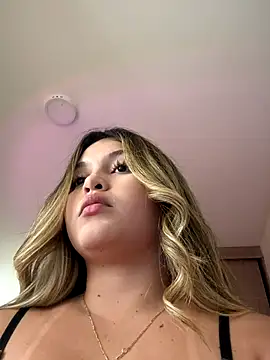 lunablossom  online show from 11-10-25, 09:36