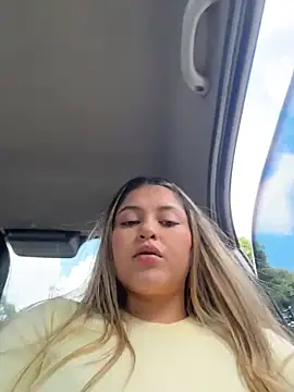 lunablossom  online show from 03-22-26, 07:39