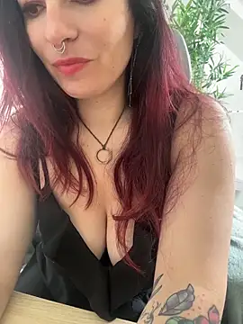 Snapshot of LunaMoongirl chatting on 05-07-26, 09:47 LunaMoongirl online show from 05-07-26, 09:47