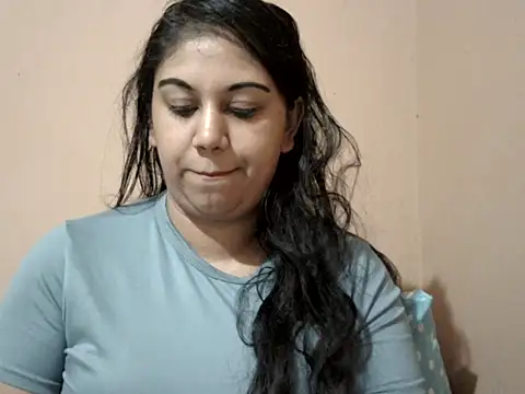 bellachow10 online show from 04-12-26, 06:02