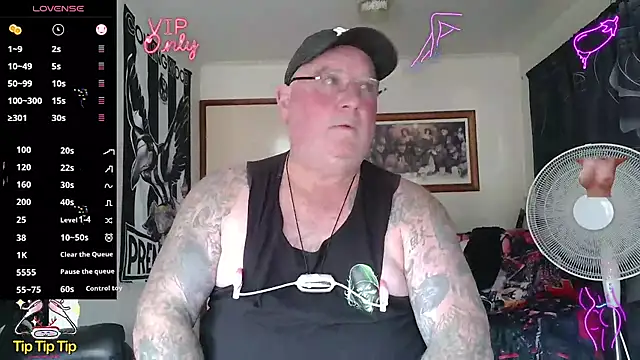 Snapshot of HOTANAL chatting on 04-18-26, 03:21 HOTANAL online show from 04-18-26, 03:21