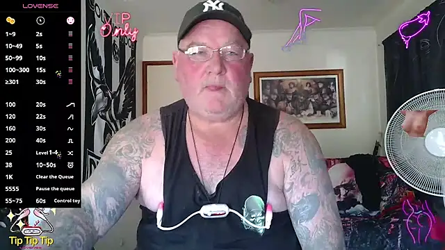 Snapshot of HOTANAL chatting on 04-19-26, 03:28 HOTANAL online show from 04-19-26, 03:28