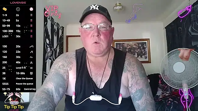 Snapshot of HOTANAL chatting on 04-20-26, 01:52 HOTANAL online show from 04-20-26, 01:52