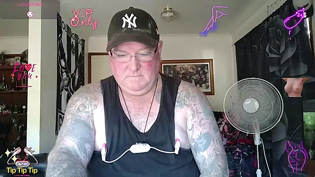 Snapshot of HOTANAL chatting on 04-28-26, 02:27 HOTANAL online show from 04-28-26, 02:27