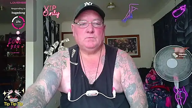 Snapshot of HOTANAL chatting on 05-03-26, 01:44 HOTANAL online show from 05-03-26, 01:44