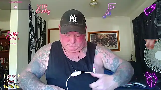 Snapshot of HOTANAL chatting on 05-11-26, 02:28 HOTANAL online show from 05-11-26, 02:28