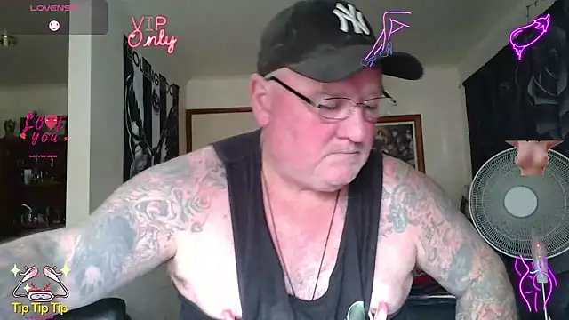Snapshot of HOTANAL chatting on 05-16-26, 02:19 HOTANAL online show from 05-16-26, 02:19
