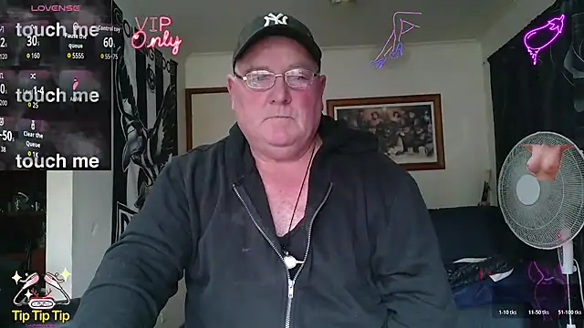 Snapshot of HOTANAL chatting on 05-18-26, 05:35 HOTANAL online show from 05-18-26, 05:35