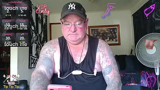 Snapshot of HOTANAL chatting on 05-19-26, 01:56 HOTANAL online show from 05-19-26, 01:56