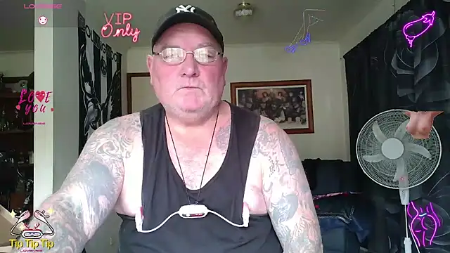 Snapshot of HOTANAL chatting on 05-23-26, 02:28 HOTANAL online show from 05-23-26, 02:28