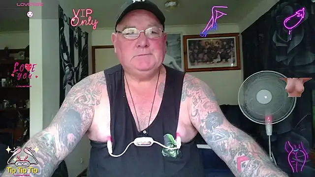 Snapshot of HOTANAL chatting on 05-26-26, 01:56 HOTANAL online show from 05-26-26, 01:56