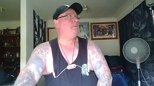 Snapshot of HOTANAL chatting on 05-30-26, 02:08 HOTANAL online show from 05-30-26, 02:08