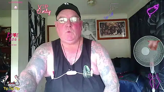 Snapshot of HOTANAL chatting on 05-31-26, 02:20 HOTANAL online show from 05-31-26, 02:20