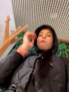 CrazzyChicks online show from 04-21-26, 07:47