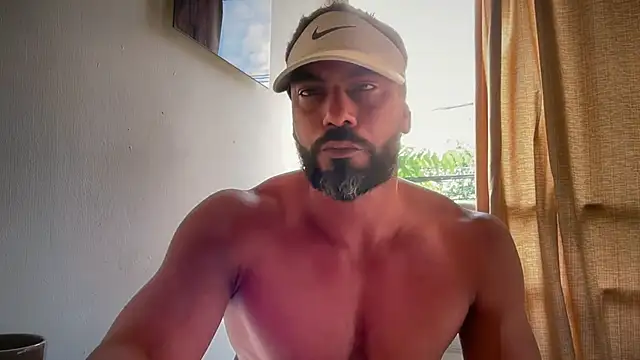 Snapshot of romeolovedark chatting on 03-11-26, 02:56 romeolovedark online show from 03-11-26, 02:56