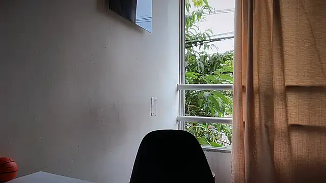 Snapshot of romeolovedark chatting on 05-12-26, 01:41 romeolovedark online show from 05-12-26, 01:41