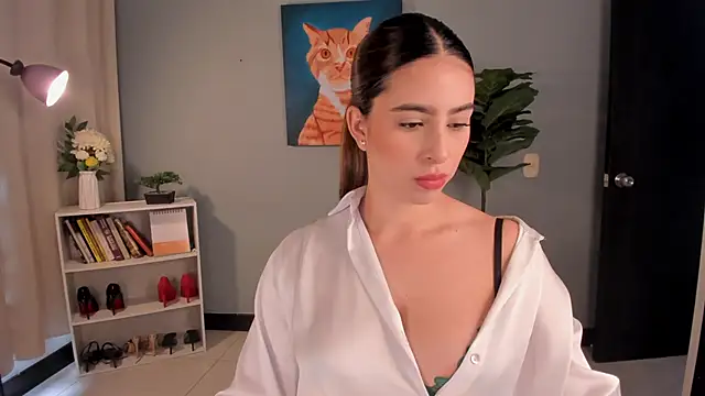 Snapshot of LiaPearce chatting on 04-06-26, 01:12 LiaPearce online show from 04-06-26, 01:12