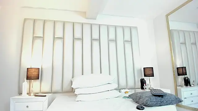 aandreaperez online show from 11-21-25, 11:58