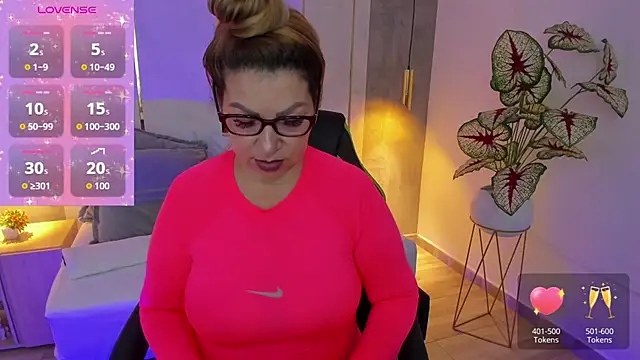 Snapshot of gisela27 chatting on 05-18-26, 12:55 gisela27 online show from 05-18-26, 12:55