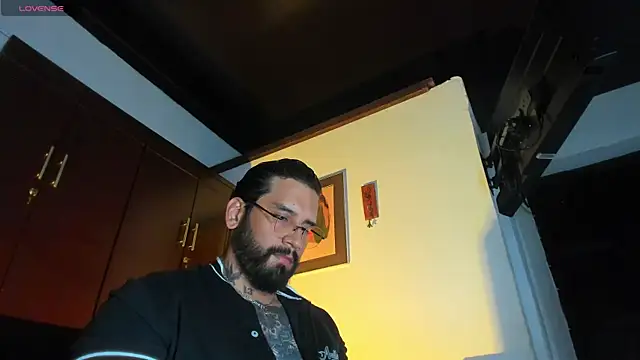 Snapshot of CamiloGray_ chatting on 01-10-26, 12:40 CamiloGray online show from 01-10-26, 12:40