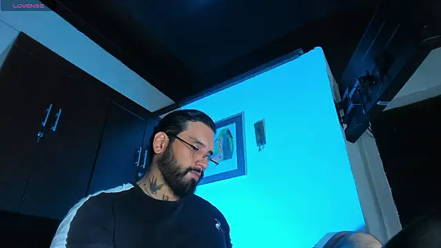 Snapshot of CamiloGray_ chatting on 01-15-26, 01:37 CamiloGray online show from 01-15-26, 01:37