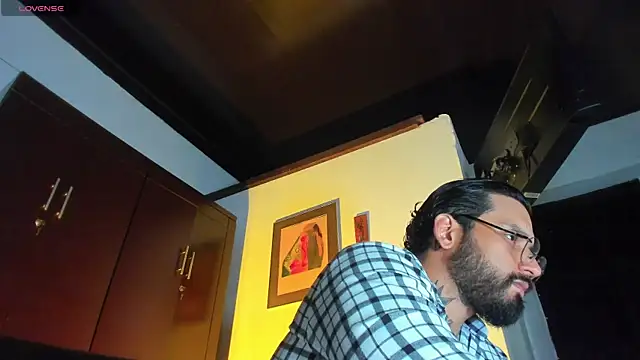 Snapshot of CamiloGray_ chatting on 01-19-26, 03:38 CamiloGray online show from 01-19-26, 03:38