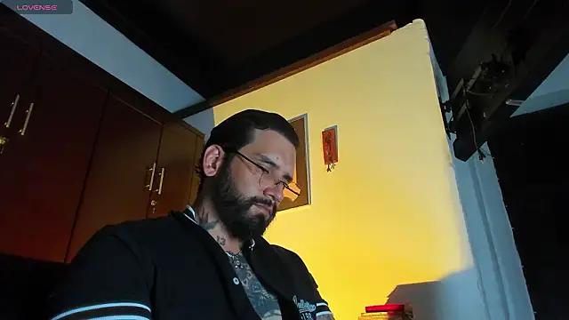 Snapshot of CamiloGray_ chatting on 02-02-26, 01:54 CamiloGray online show from 02-02-26, 01:54