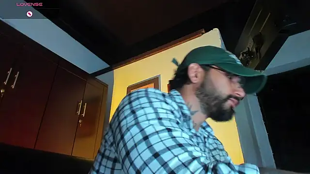 Snapshot of CamiloGray_ chatting on 02-25-26, 03:10 CamiloGray online show from 02-25-26, 03:10