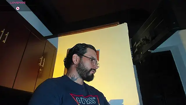 Snapshot of CamiloGray_ chatting on 03-04-26, 02:23 CamiloGray online show from 03-04-26, 02:23