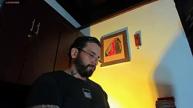 Snapshot of CamiloGray_ chatting on 03-13-26, 02:34 CamiloGray online show from 03-13-26, 02:34