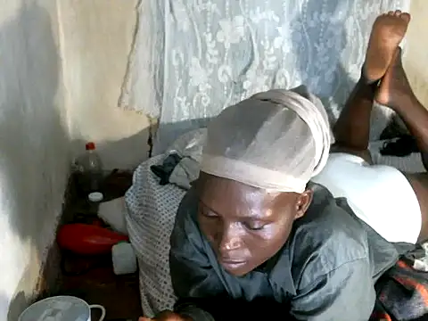 Snapshot of cute-shamza chatting on 12-20-25, 05:31 cute-shamza online show from 12-20-25, 05:31