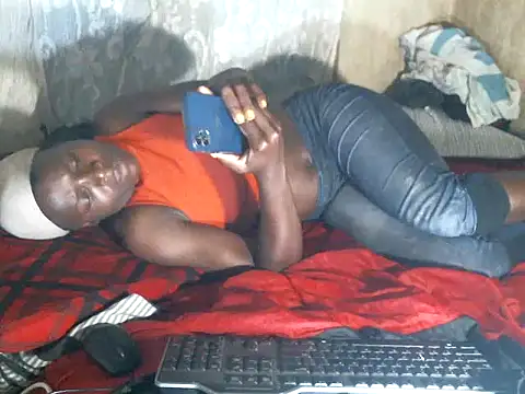 Snapshot of cute-shamza chatting on 02-12-26, 02:17 cute-shamza online show from 02-12-26, 02:17