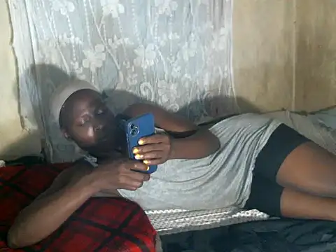 Snapshot of cute-shamza chatting on 02-13-26, 04:58 cute-shamza online show from 02-13-26, 04:58