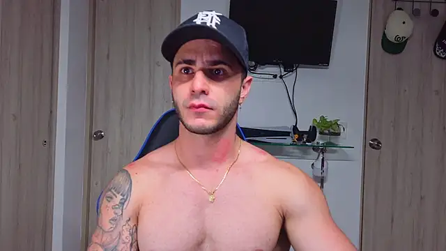 Snapshot of Latino_stud4u chatting on 07-15-26, 10:59 Latino stud4u online show from 07-15-26, 10:59