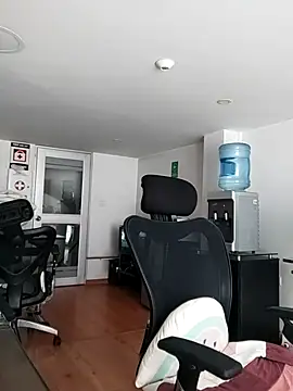 aisha latina online show from 03-05-26, 03:08