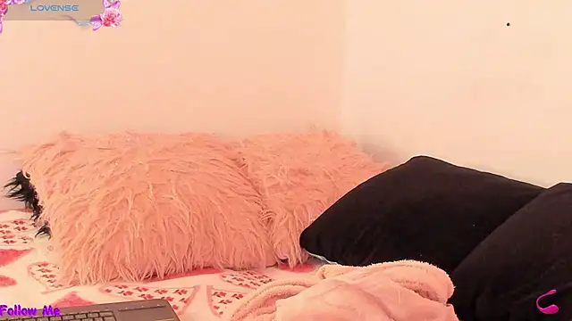 SophieRossi online show from 01-12-26, 08:08