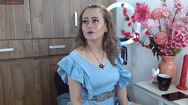 Snapshot of magenta_maturr chatting on 10-26-25, 04:02 magenta maturr online show from 10-26-25, 04:02