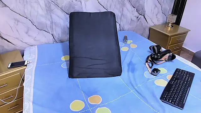 Snapshot of HellenJohansson chatting on 02-09-25, 11:36 HellenJohansson online show from 02-09-25, 11:36