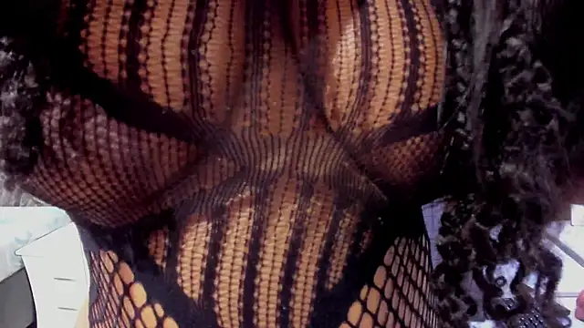 Snapshot of HellenJohansson chatting on 11-12-25, 07:24 HellenJohansson online show from 11-12-25, 07:24