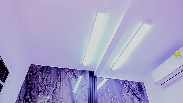 Snapshot of HellenJohansson chatting on 01-18-26, 12:42 HellenJohansson online show from 01-18-26, 12:42