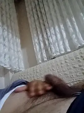 Snapshot of kevgir08 chatting on 06-07-26, 09:18 kevgir08 online show from 06-07-26, 09:18
