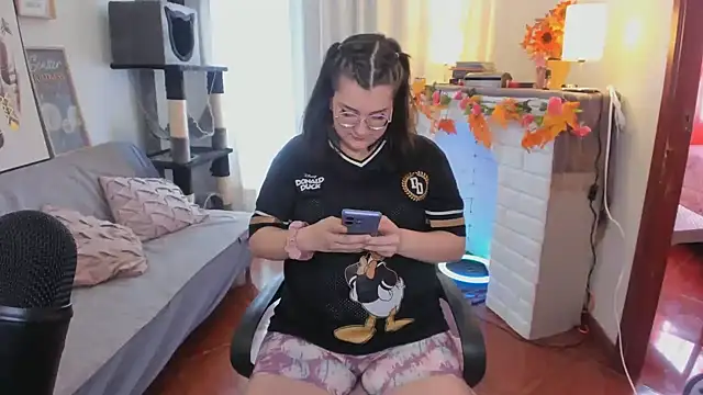 HunnyyLove online show from 09-08-25, 04:39