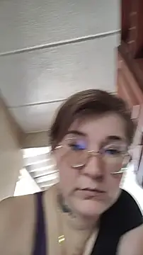 HunnyyLove online show from 10-27-25, 04:44