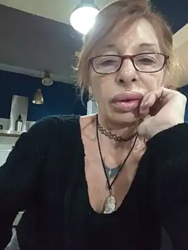 Snapshot of FrozenWaffle chatting on 06-17-26, 06:31 FrozenWaffle online show from 06-17-26, 06:31