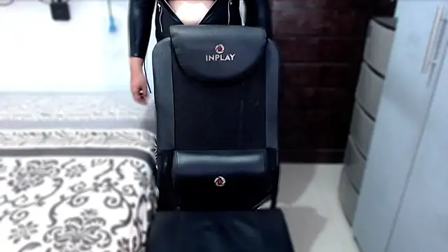 xSUCKTHYWOMANx online show from 09-10-25, 05:57